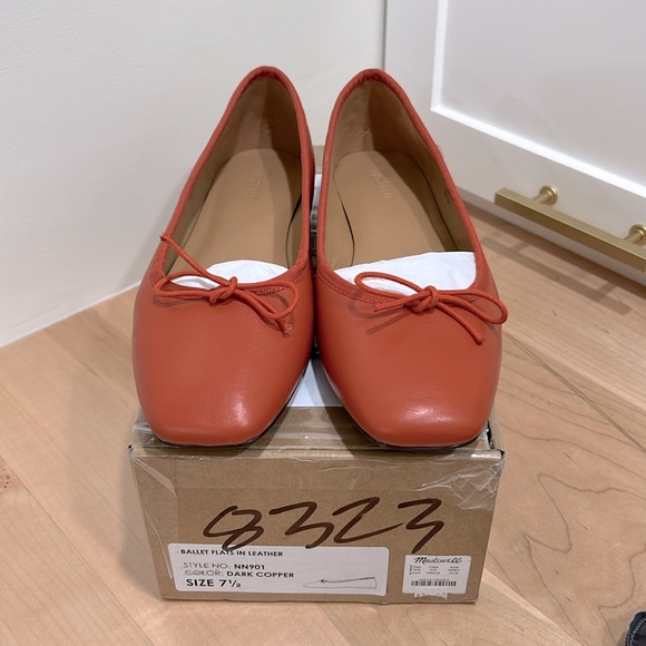 The Anelise Ballet Flat, Size 7.5 - Picture 4 of 5